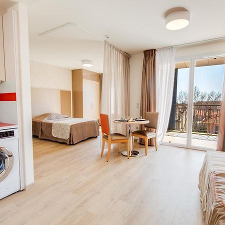 Zenao Frejus Aparthotel Екстериор снимка