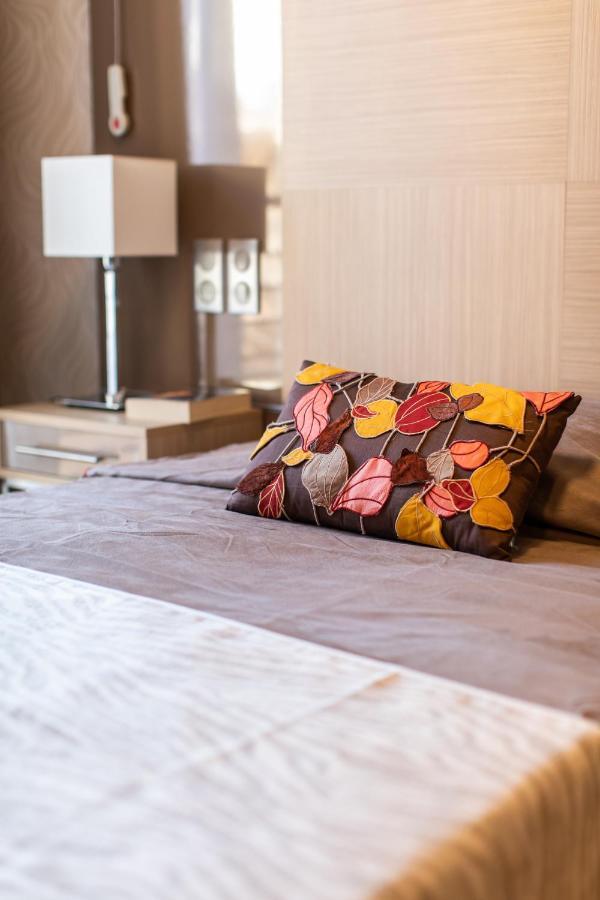 Zenao Frejus Aparthotel Екстериор снимка