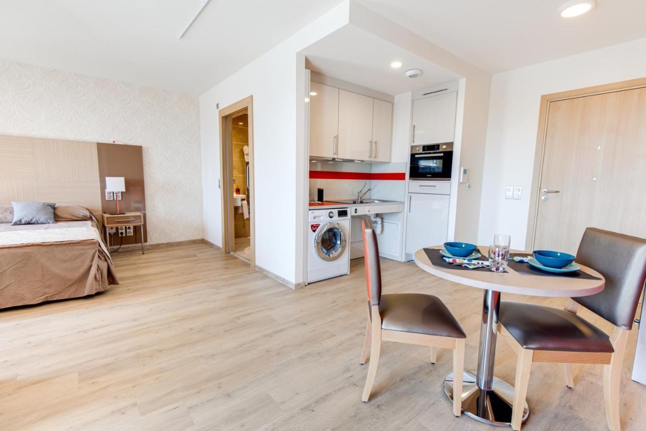 Zenao Frejus Aparthotel Екстериор снимка