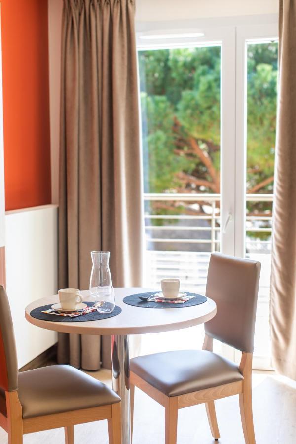 Zenao Frejus Aparthotel Екстериор снимка