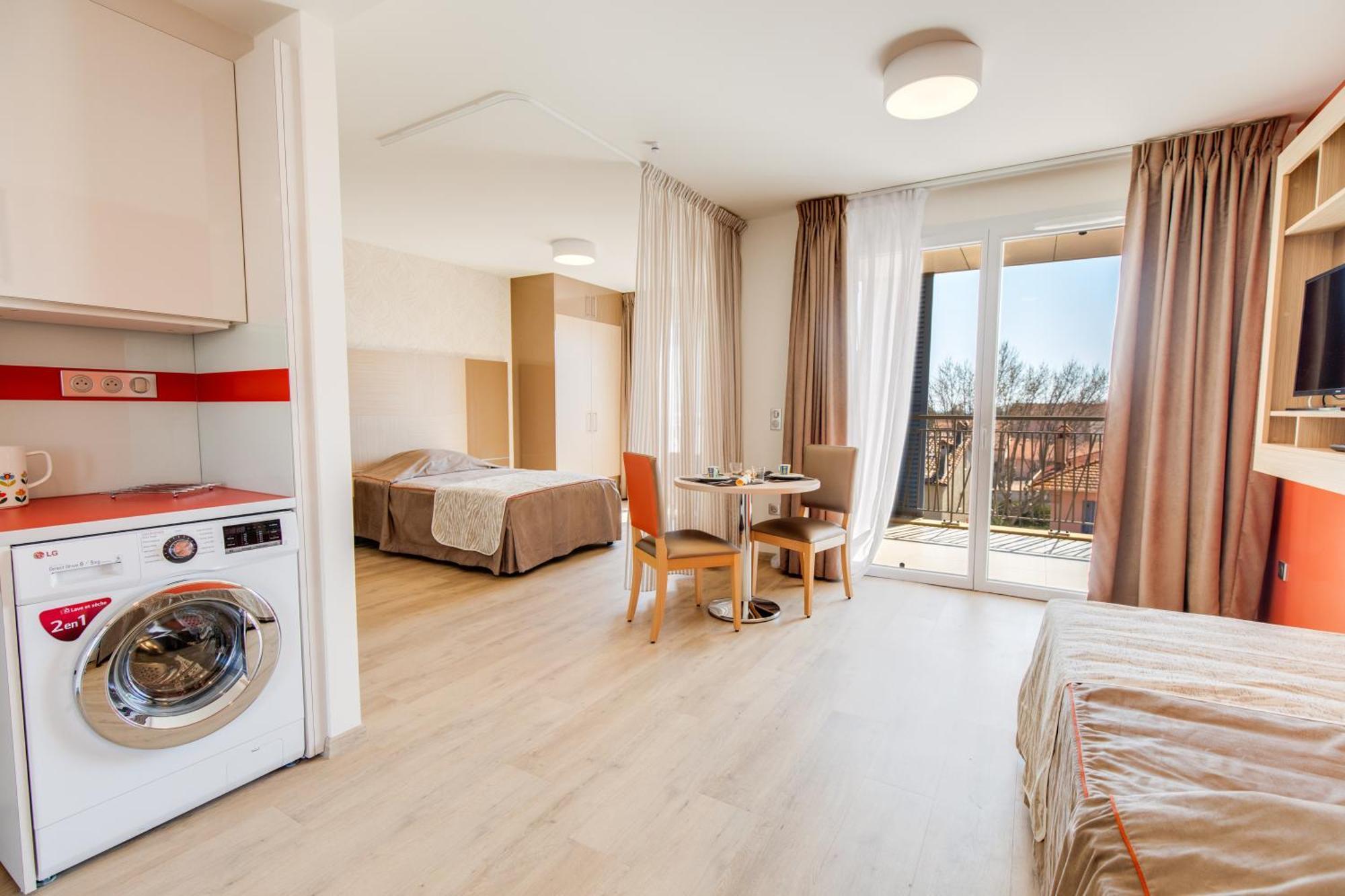 Zenao Frejus Aparthotel Екстериор снимка