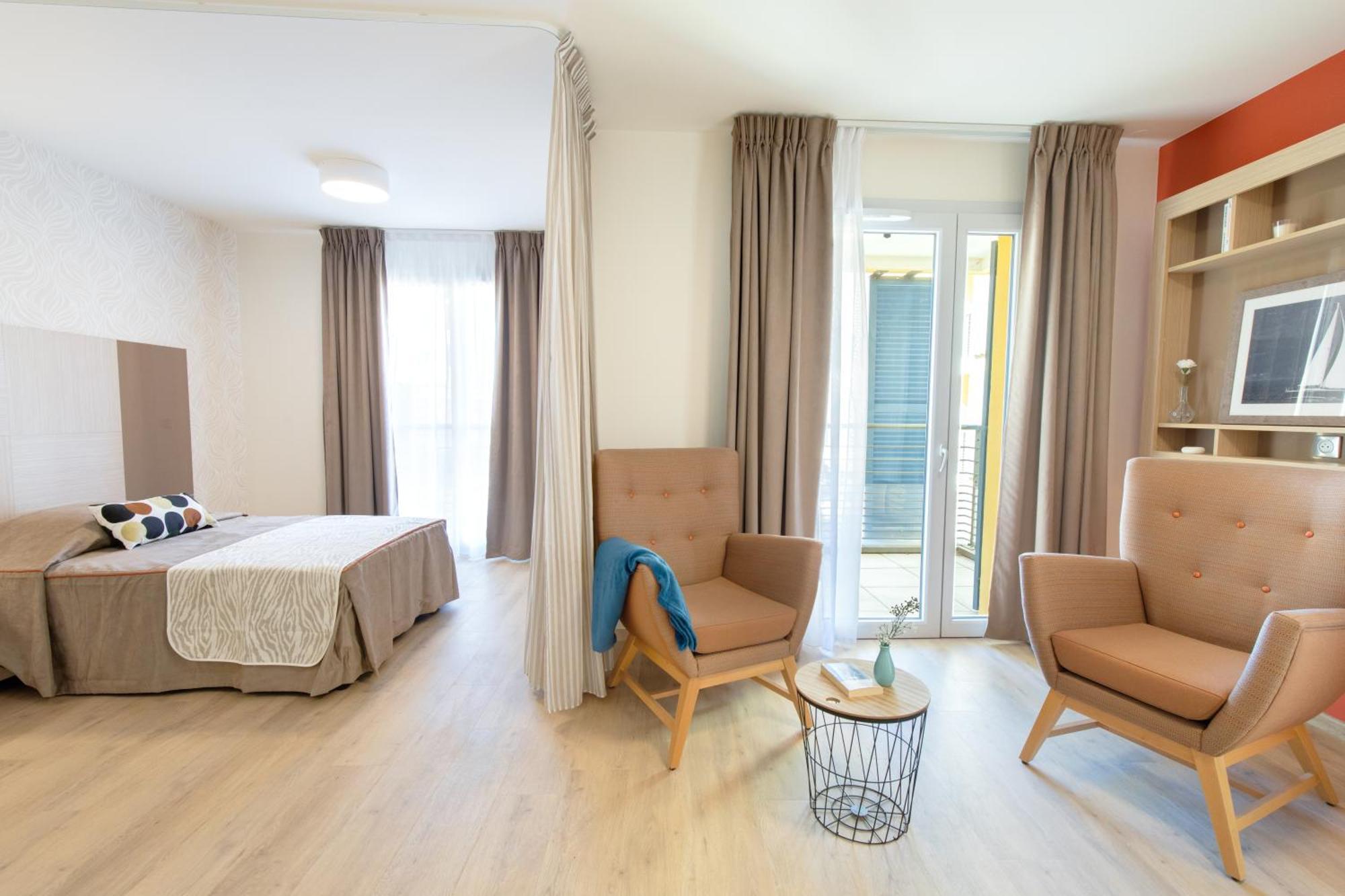 Zenao Frejus Aparthotel Екстериор снимка