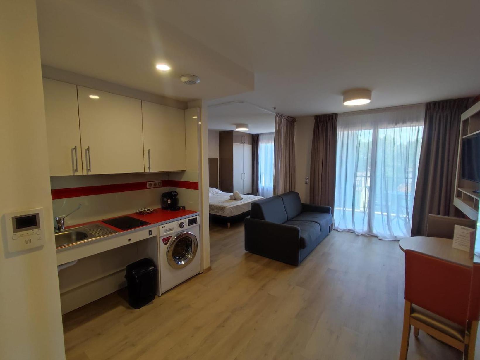 Zenao Frejus Aparthotel Екстериор снимка