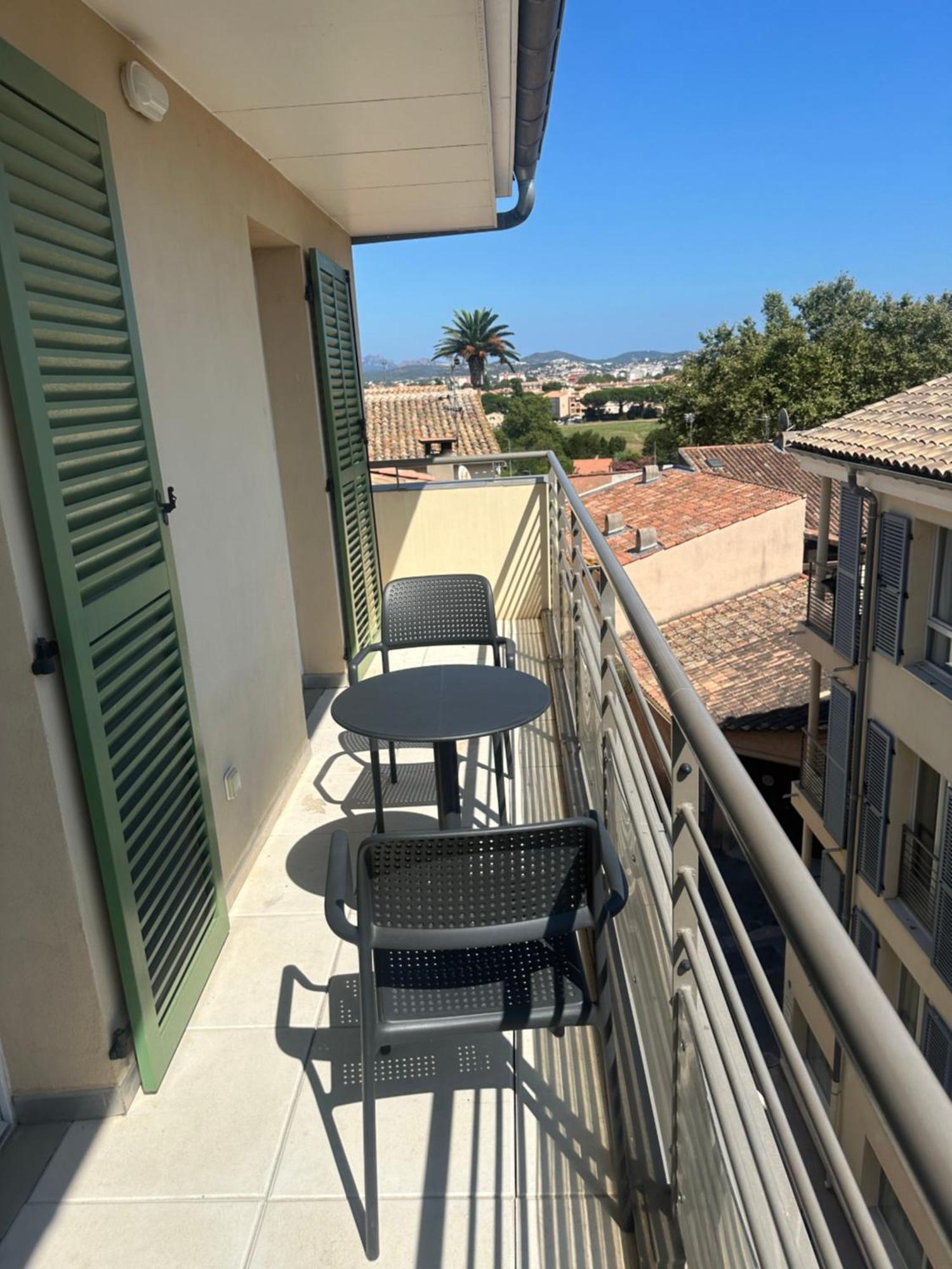 Zenao Frejus Aparthotel Екстериор снимка